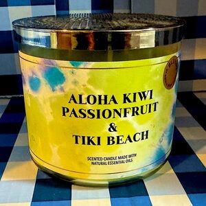 Bath & Body Works Aloha Kiwi Passionfruit & Tiki Beach Candle